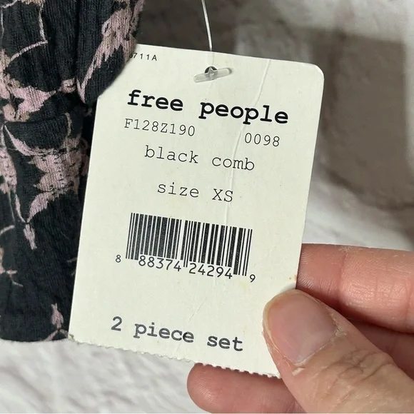 Free PeopleBack Cutout Crop Top NWT - Picture 7 of 9